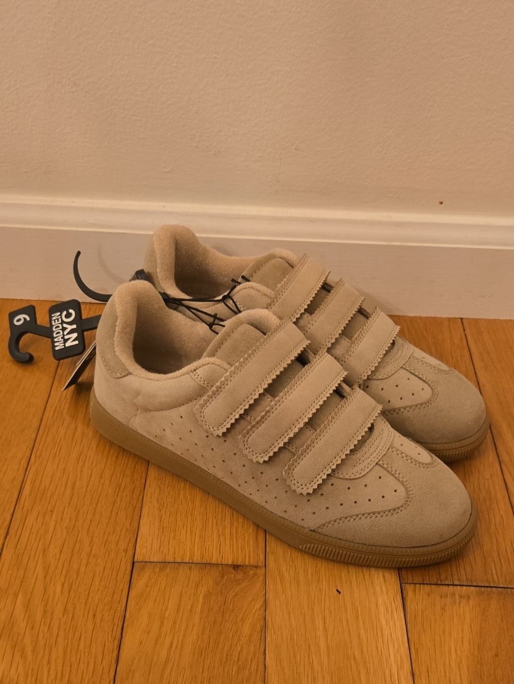 New Casual Velcro Sneakers in Light Taupe